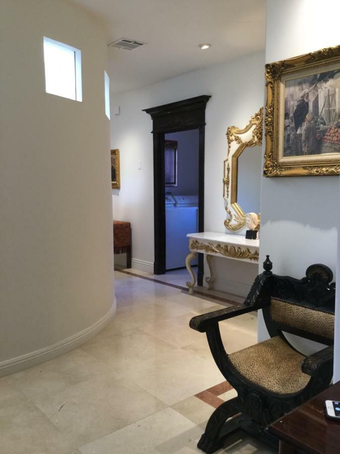 Entire Second Flr - Santa Monica Luxury Roman Villa Los Angeles Extérieur photo